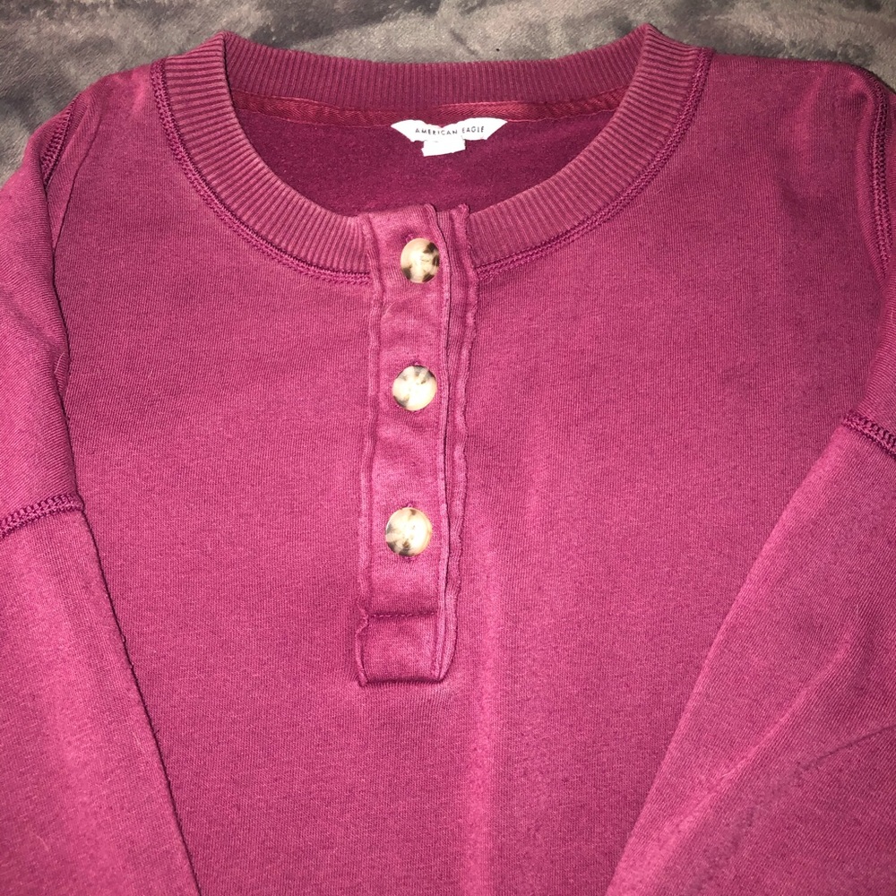 American eagle crew neck